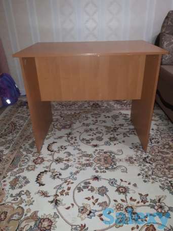 Деревянный письменный стол, фотография 1