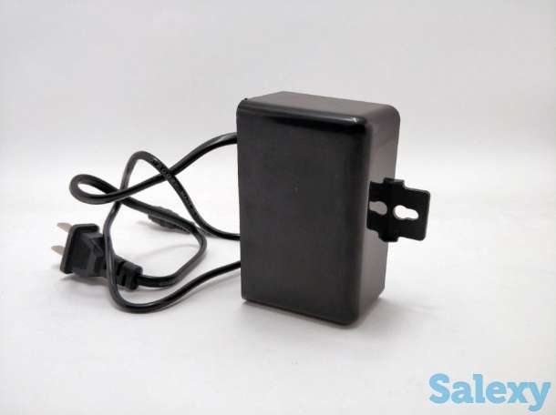 Продам блок питания 12В, 2А в подвесном пластиковом корпусе с индикатором питания и разъемом «Папа» 5.5x2.1мм для камер, фотография 1
