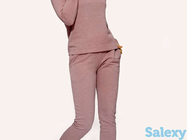 Уютный пудровый костюм, фотография 1