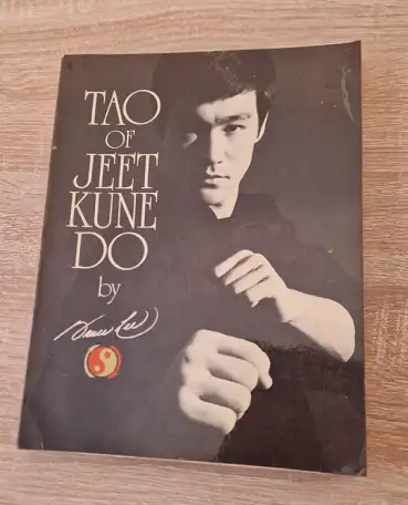 Брюс Ли «Tao of Jeet Kune Do» 1975 г 2-е издание, фотография 1