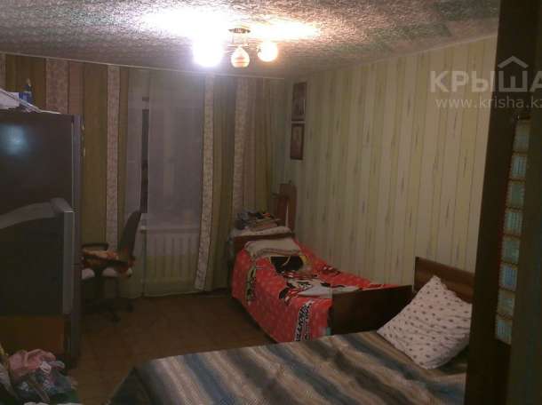 Продаю 2 ком кв на 3эт/5 эт дома не угловая теплая, фотография 3