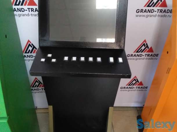 Информационный киоск с кнопками, фотография 1