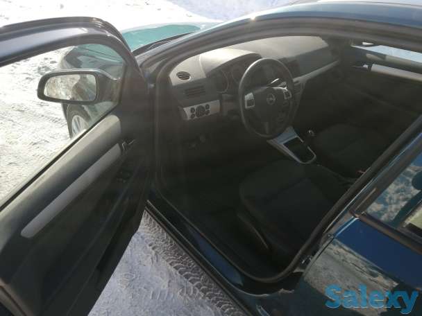 Опель Астра J 2007г. Opel Astra, фотография 5