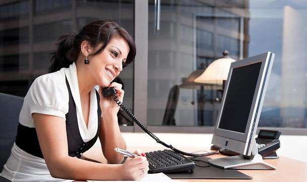 примем сотрудника по работе с клиентами, фотография 1