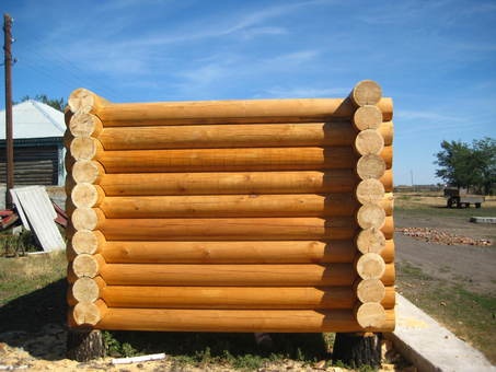 Сруб из оцилиндрованного бревна., фотография 3