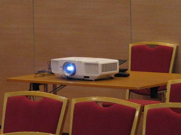 Прокат проектора 5000 люмен. Для дневных мероприятий. , фотография 1