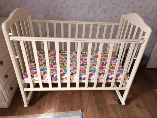 Продается детская кровать на колесиках, фотография 1