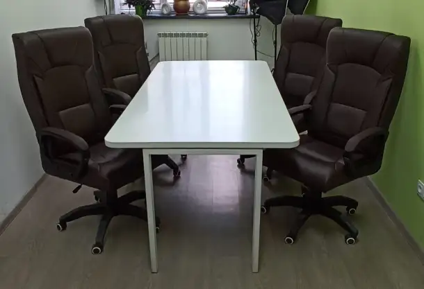 СРОЧНО Продается БУ КОМПЛЕКТ мебели Стол и 4 Кресла, фотография 1