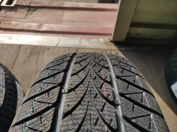 215.65.16 Triangle TW401 102H, фотография 1