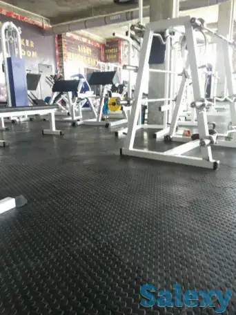 Недорогая резиновая плитка для спортивного зала, фотография 1