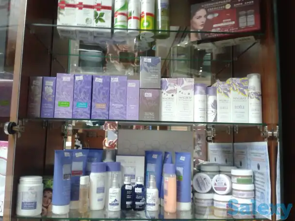 нужен маникюрный мастер, парикмахер-универсал, фотография 1