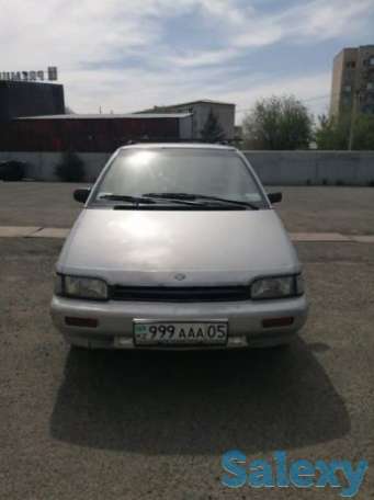 Nissan Prairie, фотография 1