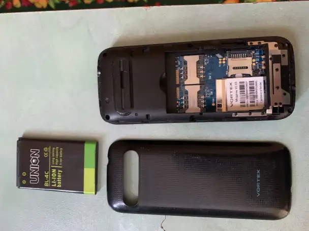 продается кнопочный сотовый телефон, фотография 1