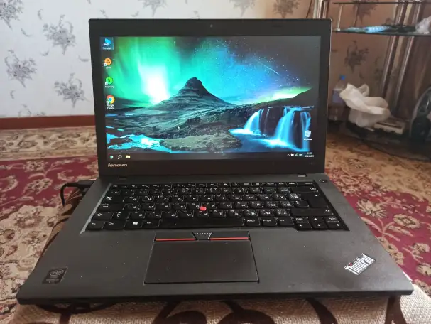 Ноутбук Lenovo ThinkPad, фотография 2