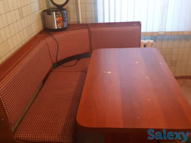 кухонный стол с угловыми креслами, фотография 1