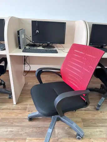 Сдаем в аренду рабочие места, Абая 151, бизнес-центр 