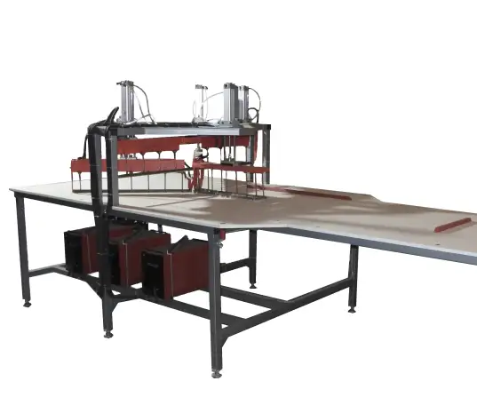 Полуавтоматический станок для производства биг-бегов, фотография 1