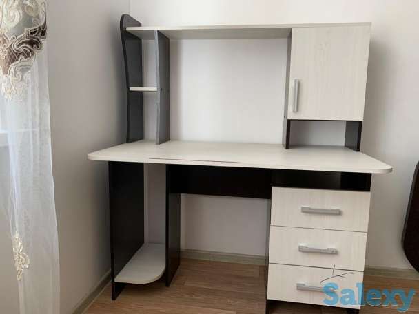 продается компьютерный стол, фотография 2