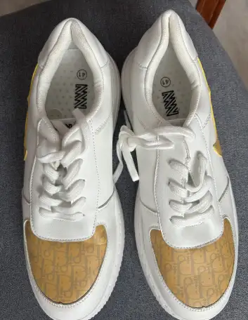 Продам женские спортивные кроссовки, фотография 1