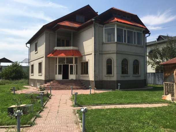 Дом 420 м, 3 этажа + цокольный этаж, фотография 1