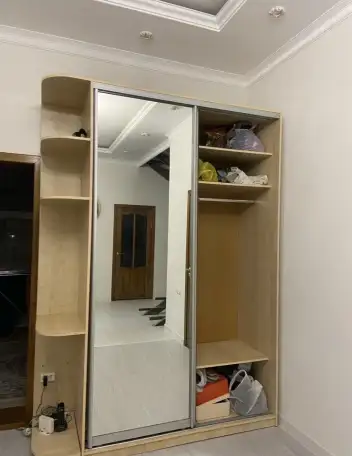 В отличном состоянии шкаф купе. Высота 250, глубина 60, ширина 180, фотография 2