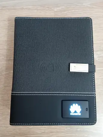 Ежедневник с powerbank, флешкой и беспроводной зарядкой, фотография 3