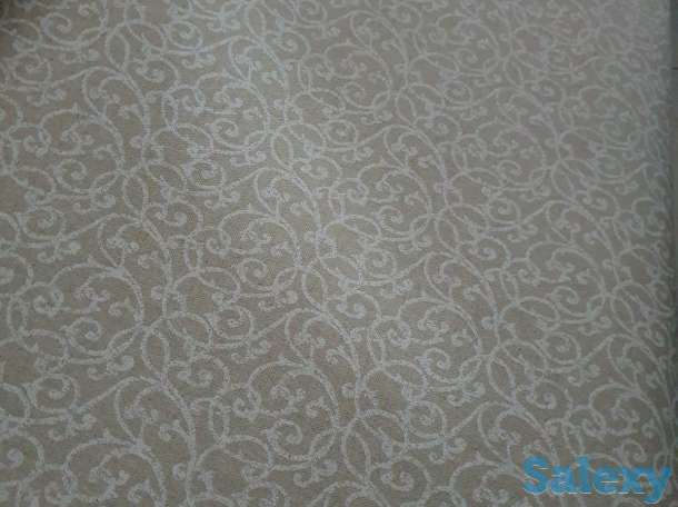 Красивая итальянская скатерть в бежевом цвете с узором под вензель, фотография 1