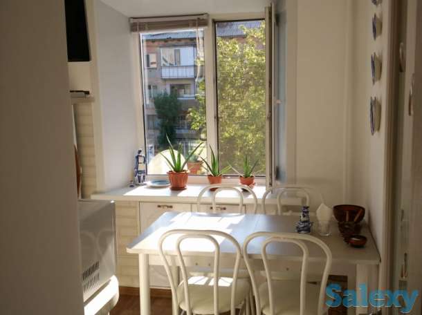 Стол обеденный и четыре стула, фотография 2