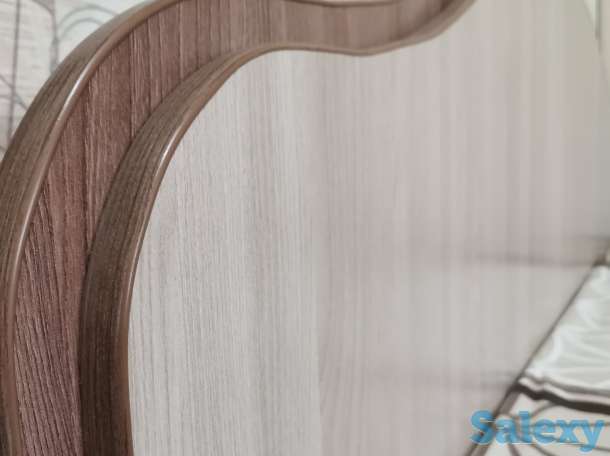 Продам 2-х спальную кровать с матрасом + комод, фотография 4