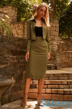Костюм фисташковый с юбкой миди, фотография 1