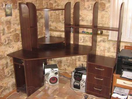 Компьютерный стол, фотография 1