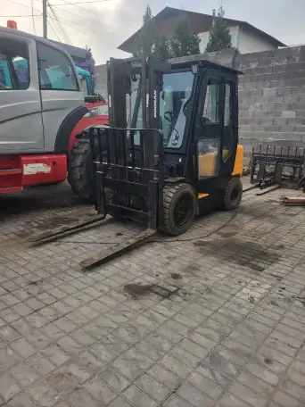 Сдаем в аренду вилочный погрузчик Грузоподъемность  1, 5 и 5 тонны., фотография 1