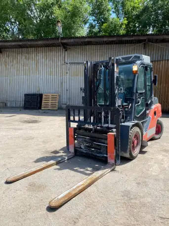 Вилочный погрузчик Toyota 8FD35 с кабиной из Японии, фотография 7