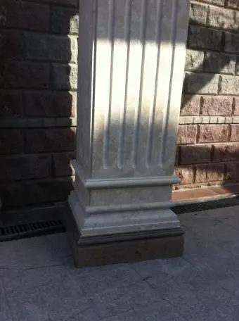 Изготавливаем кронштейн из травертина и гранита для отделки фасада. Делаем дизайн, замеры и монтаж, фотография 3