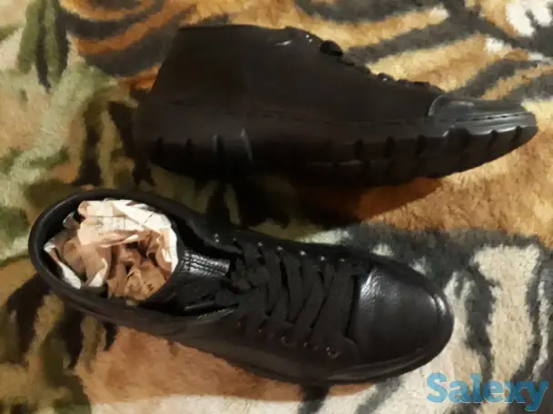 Кроссовки новые, кожаные, ручная сборка, 43 размер, торга нет., фотография 1