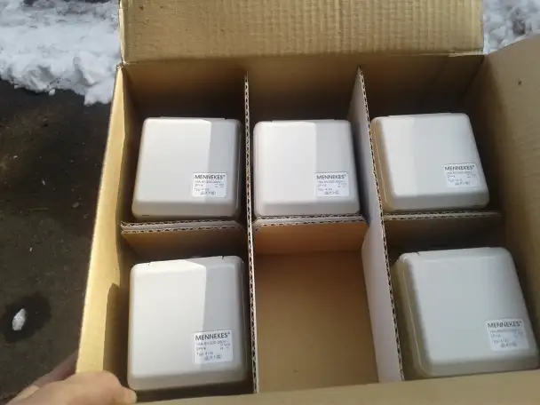 продам Розетка  силовая 2PE  V220В. I ток 16А   Mennekes  Германия наружняя, внутренняя, фотография 3