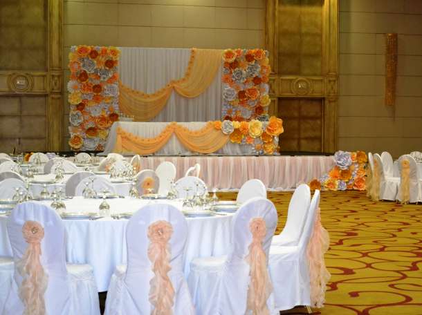 Оформление свадебных залов бумажными цветами и тканью, фотография 3