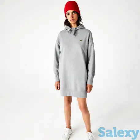 Женское объемное платье-толстовка с капюшоном lacoste live, фотография 1