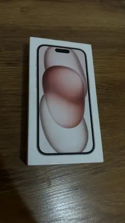 iPhone 15 pink, фотография 2