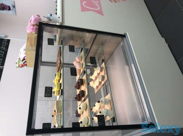 Витринный холодильник, фотография 1