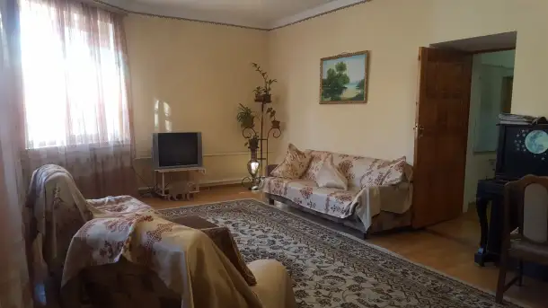 Продается основательный дом в центре города, фотография 6