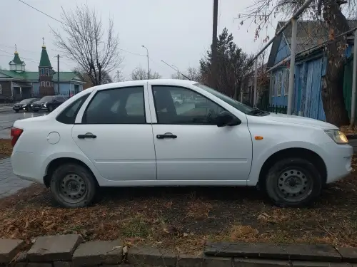 Лада Гранта 2014г., фотография 2