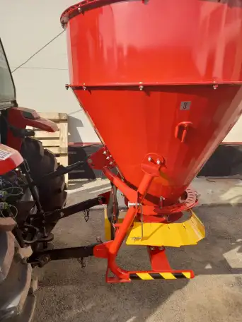Разбрасыватель пескосолянной смеси и минеральных удобрений РП-500-01, фотография 2