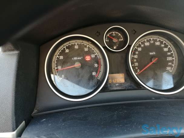 Опель Астра J 2007г. Opel Astra, фотография 6