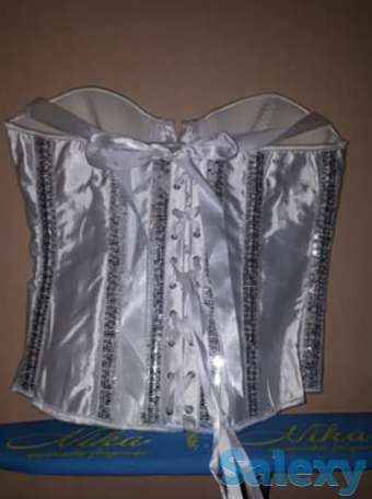 Продаю белый корсет, фотография 1