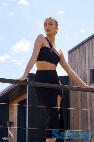 Костюм с топом и юбкой из трикотажа, фотография 1