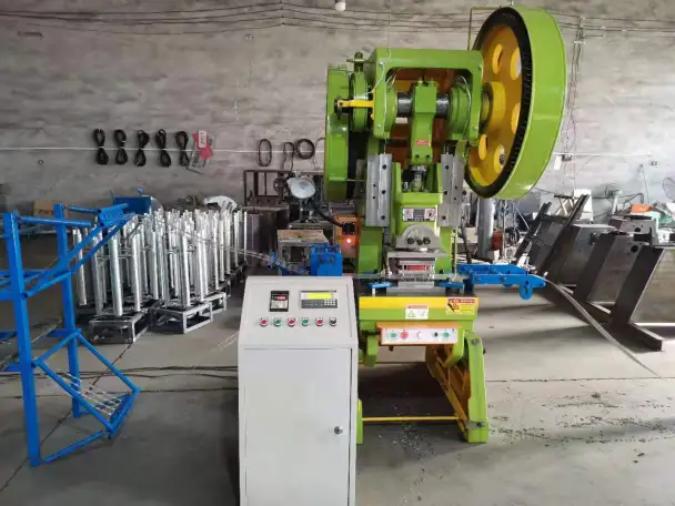 Линия для изготовления колючей проволоки из ленты, фотография 2