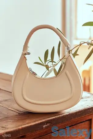 Белая сумка half moon, фотография 1