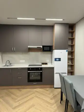 Сдам новую квартиру в аренду на долгий срок, Рыйымбека 210, фотография 1