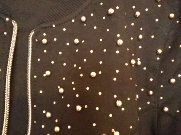 Костюм черный со стразами и бусинами, фотография 2